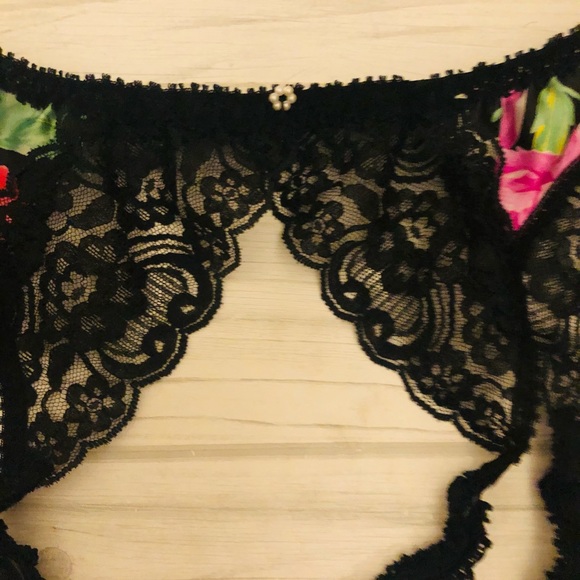 Dior Intimates & Sleepwear Christian Dior 8s Purple Lace Garter